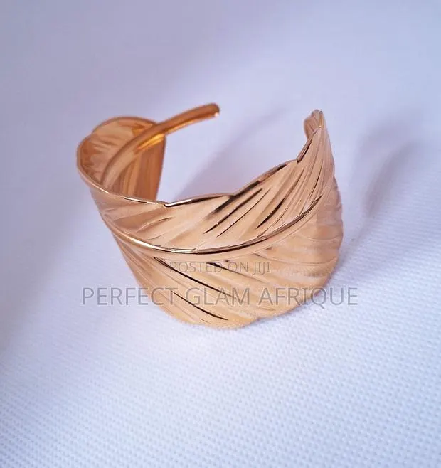 Curly Leaf Bracelet · Photo 1