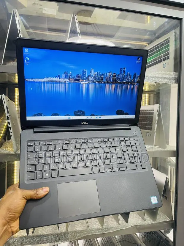 Laptop Dell Latitude 3500 8GB Intel Core i5 SSD 256GB · Photo 1