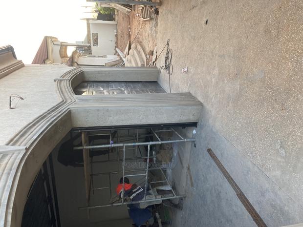 New Black Remote Garage Available · Photo 6