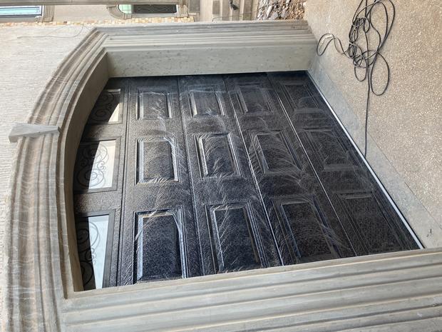 New Black Remote Garage Available · Photo 3