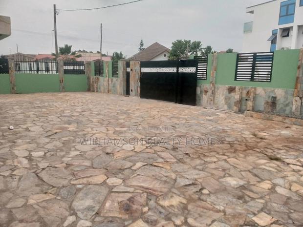 5bdrm House in Hfc Estate, Spintex for rent · Photo 8