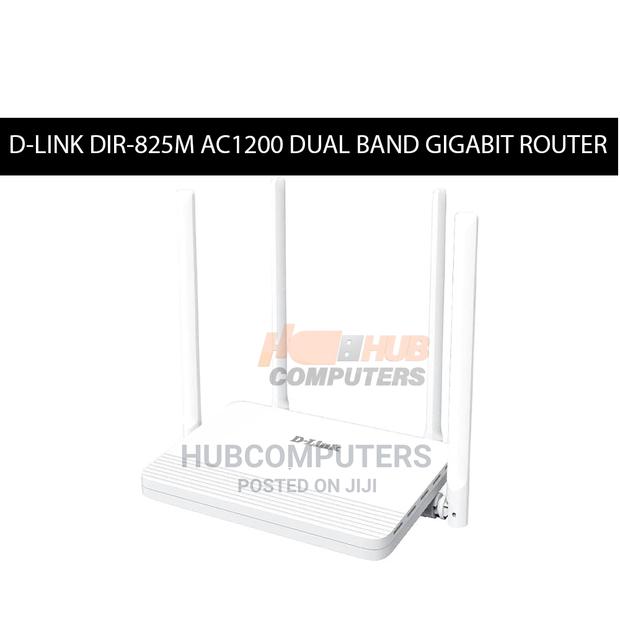 D-Link Dir-825m Ac1200 Dual Band Gigabit Router · Photo 1
