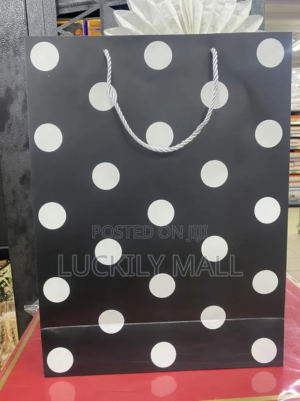 Party Gift Bag · Photo 1