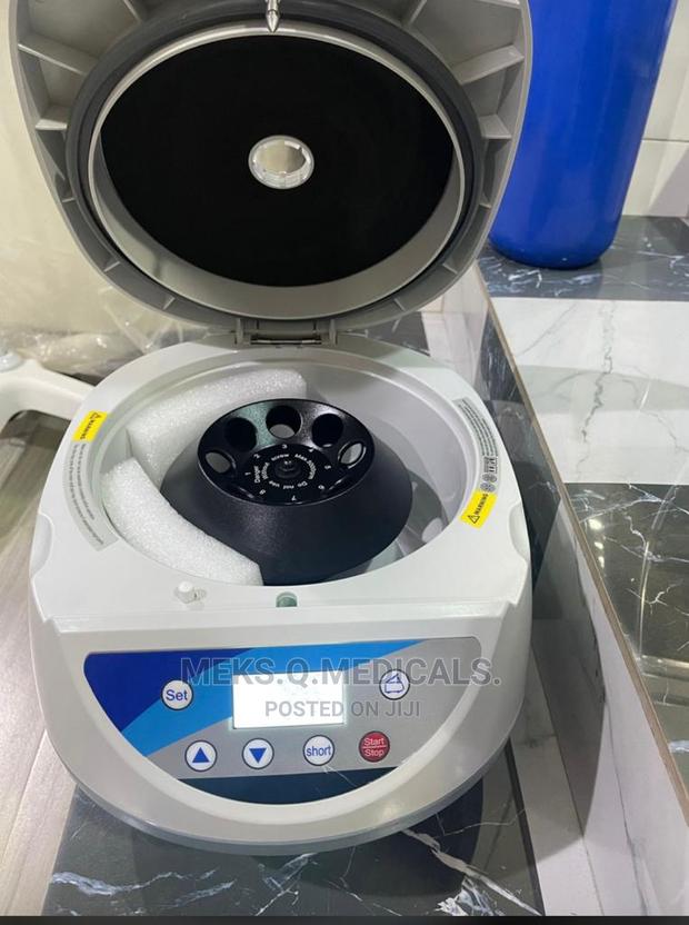 Centrifuge 6 Bucket Digital · Photo 1