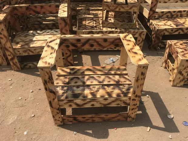 Pallets Chairs for Sale · Photo 1