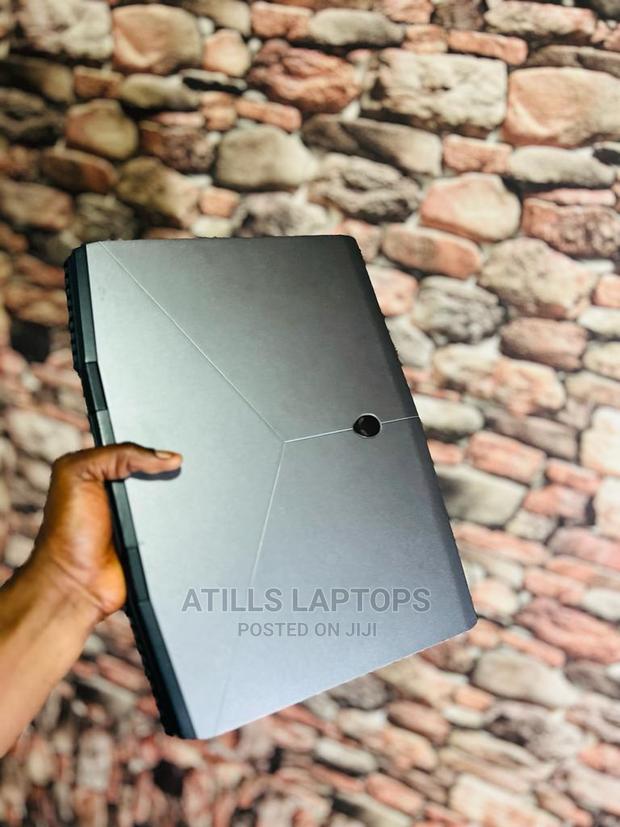 Laptop Alienware Area-51m 32GB Intel Core I7 SSD 512GB · Photo 3