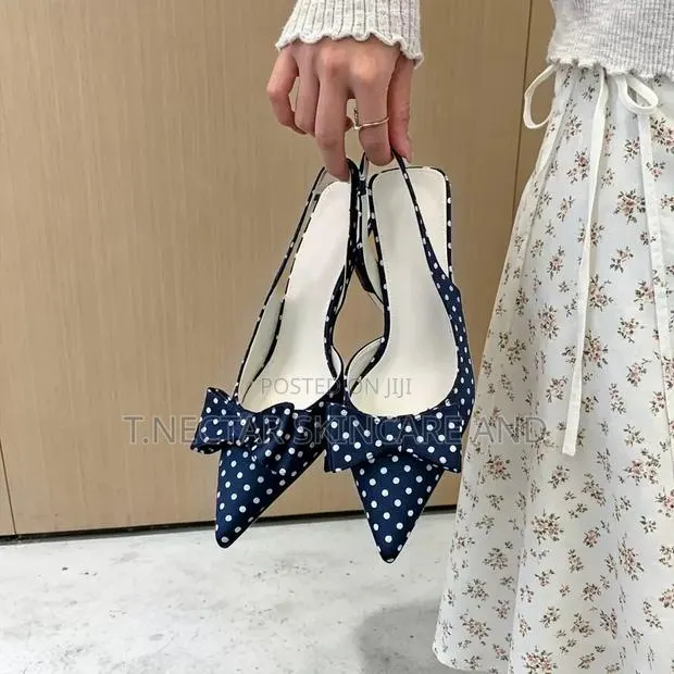 Polka-Dot Bow Heel Shoe · Photo 1