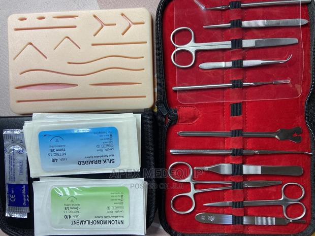 Suturing Kit / Set + Pad · Photo 1