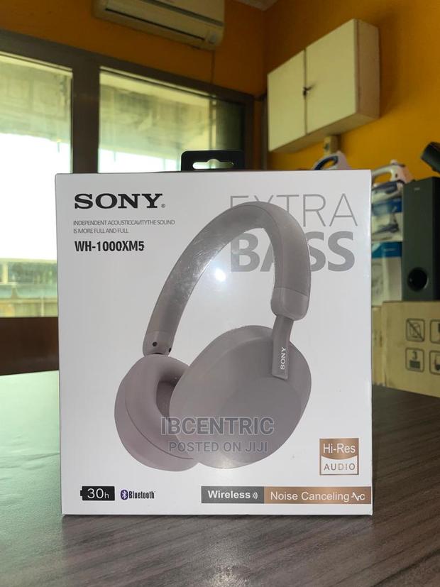 Sony Wireless Extra Bass Headphones · Photo 5