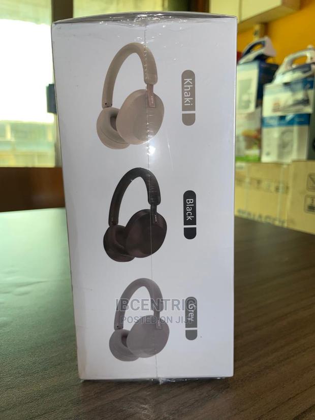 Sony Wireless Extra Bass Headphones · Photo 8