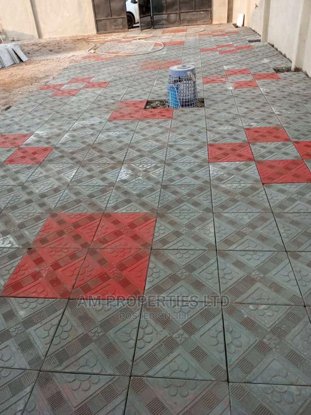 Pavement Blocks, Slabs and Kerbs · Photo 1