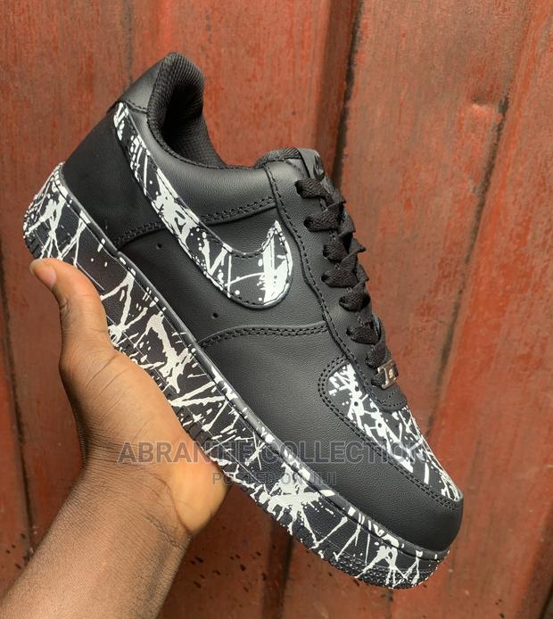 Nike Air Force 1 Black Splatter · Photo 2