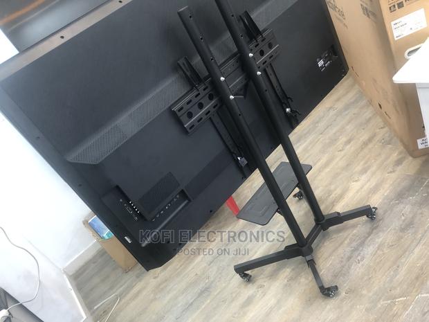 Equipped With a 480 X 295mm Height-Adjustable Shelf Tv Stand · Photo 1