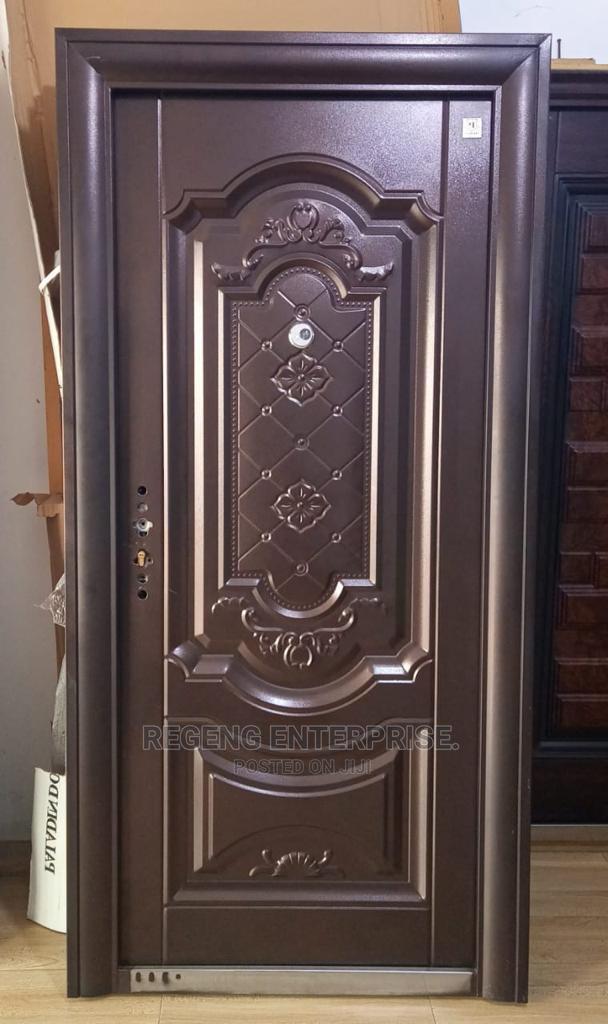 Single Pala Security Door and Accessories · Photo 1