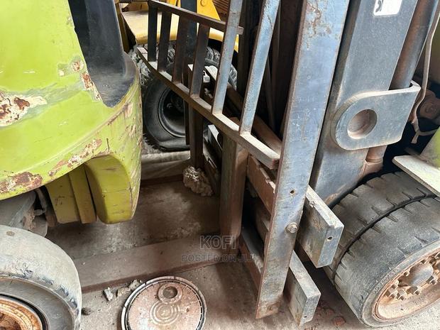 Forklift - 10,000 Lb Capacity Forklift · Photo 2