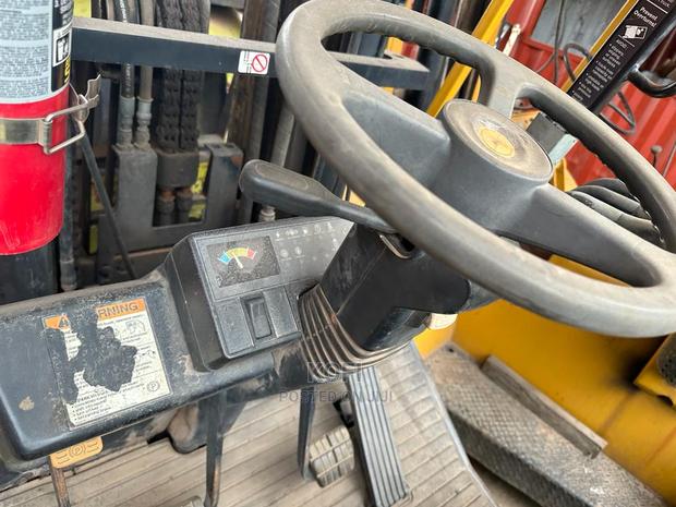 Forklift - 10,000 Lb Capacity Forklift · Photo 6