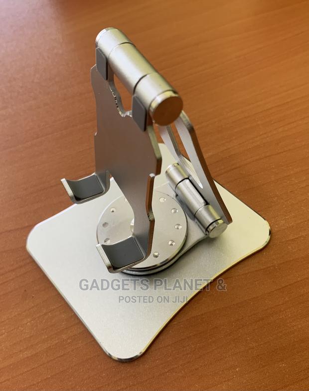 Universal Aluminum 360° Swivel Stand for Phones and Tablets · Photo 2