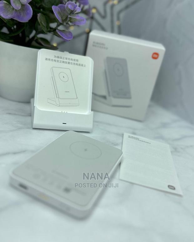 Magsafe Wireless Charging Power Bank. · Photo 4