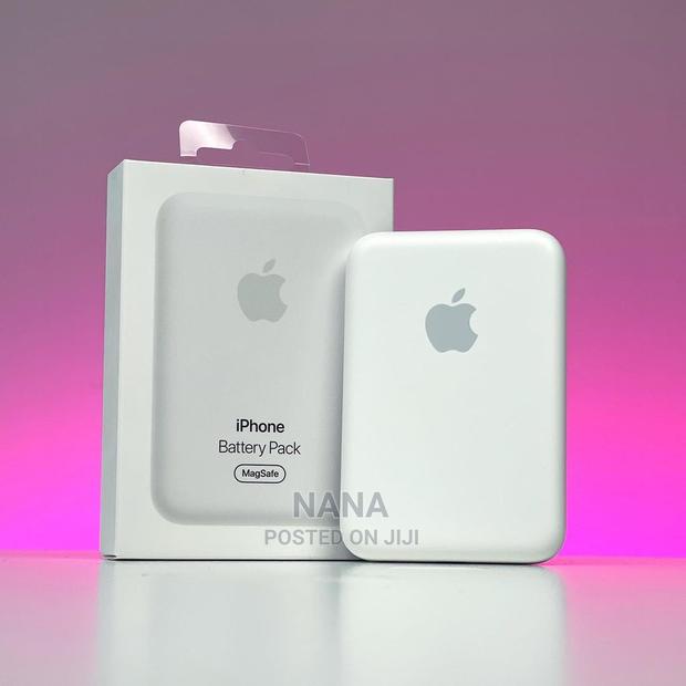 Magsafe Wireless Charging Power Bank. · Photo 1