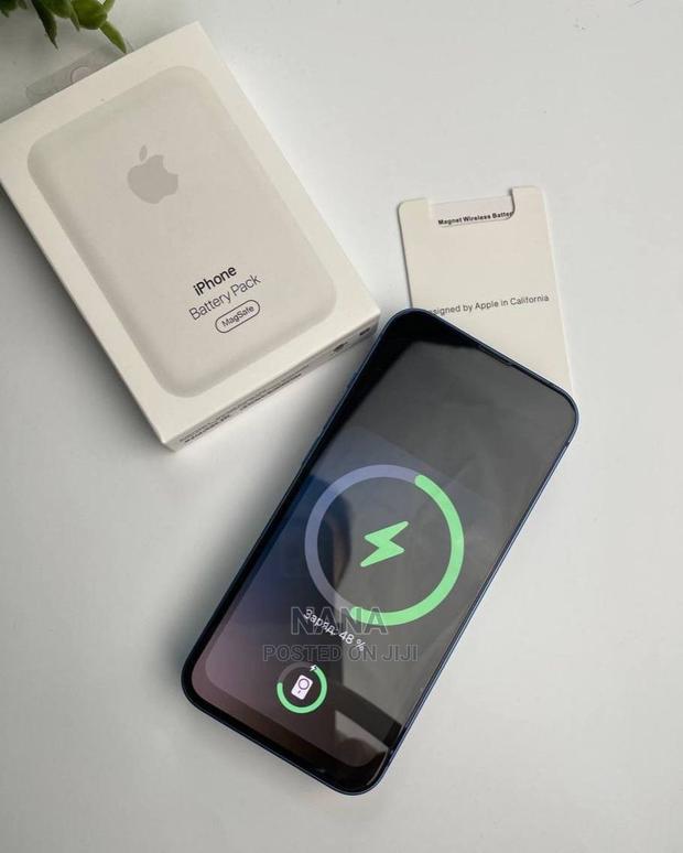 Wireless Magsafe Charging Powerbank. · Photo 5