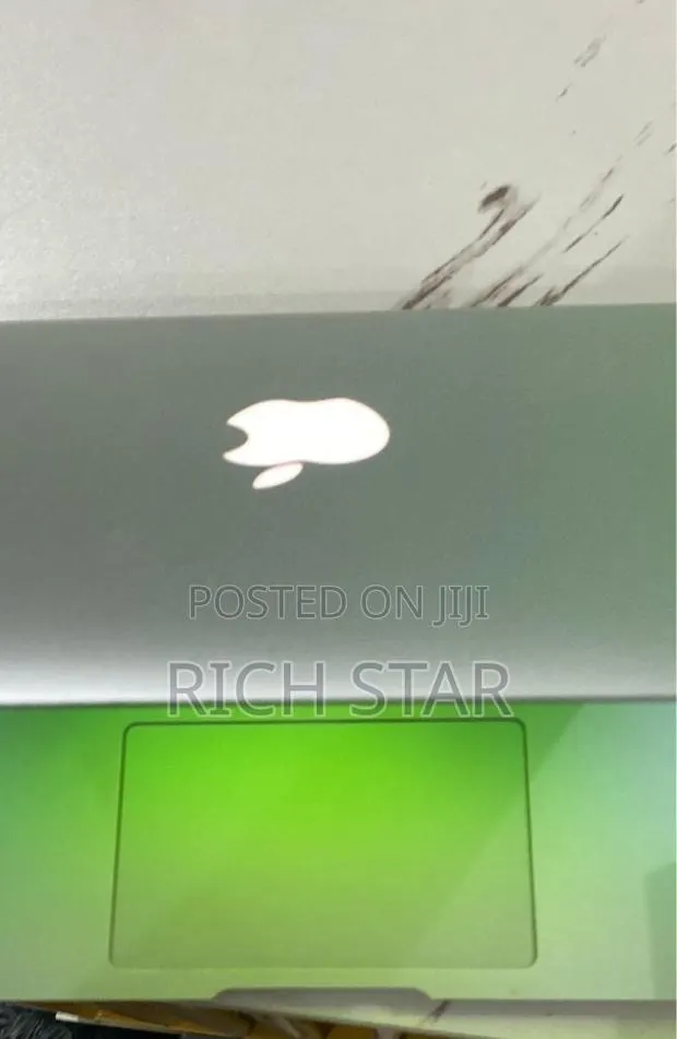 Laptop Apple MacBook Air 8GB Intel Core i5 SSD 128GB · Photo 1