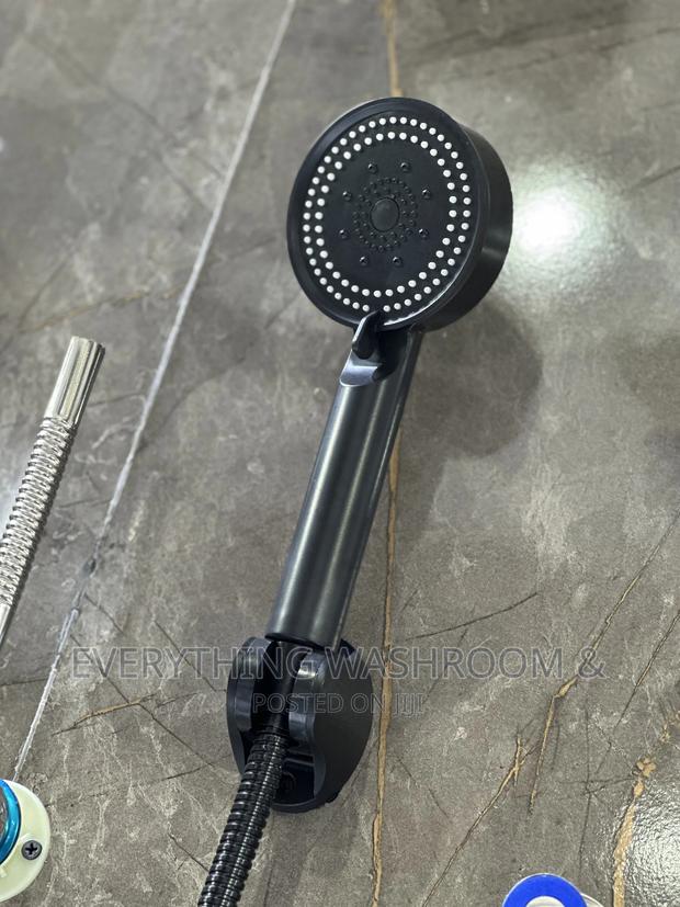 Black Shower-Shower Mixer-Two In1 Shower-Chain and Telephone · Photo 2