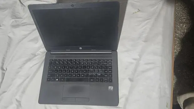 Laptop HP 14-dq1088wm 8GB Intel Core i5 HDD 128GB · Photo 1