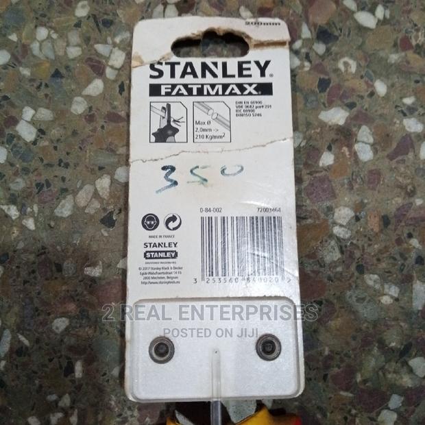 Stanley 200mm Electrical Pliers · Photo 2