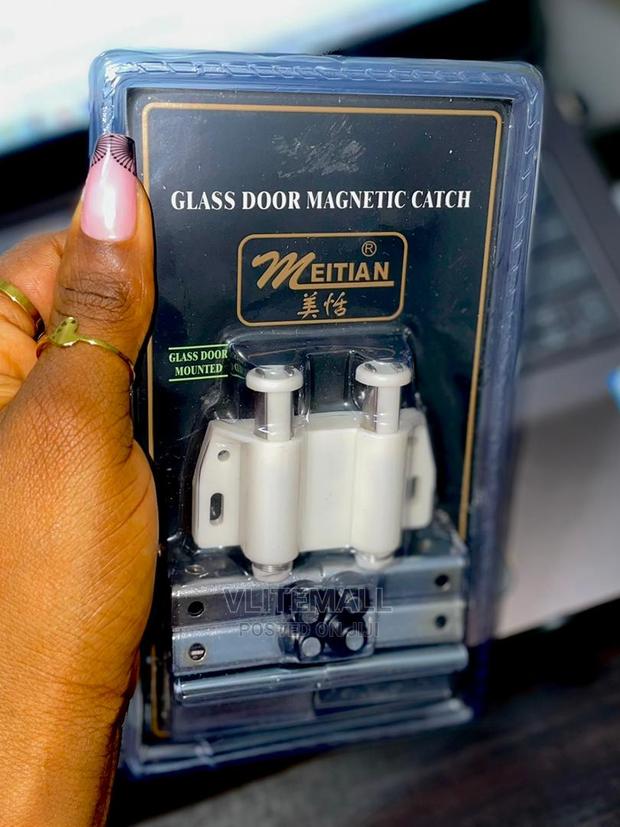 Glass Door Double Head Magnetic Catch · Photo 5