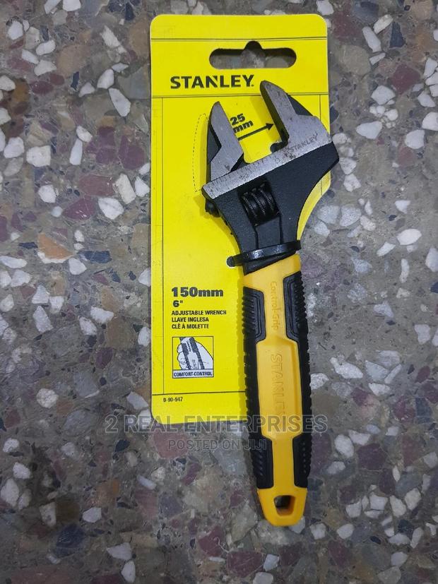 Stanley Adjustable Wrench 150mm · Photo 1