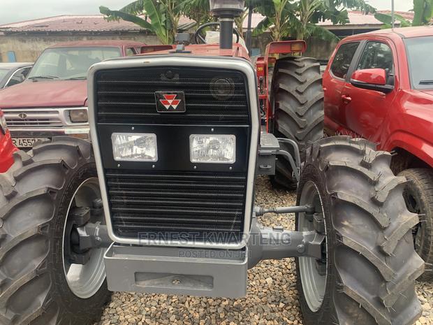 Massey Ferguson Tractor · Photo 3
