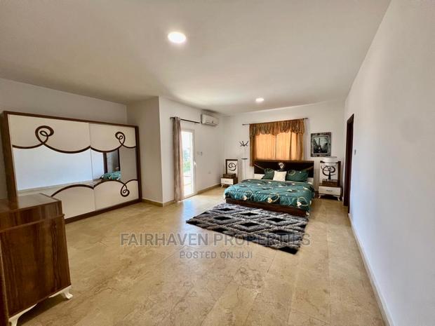 Furnished 10bdrm Block of Flats in West Land Blv, Accra Metropolitan · Photo 2