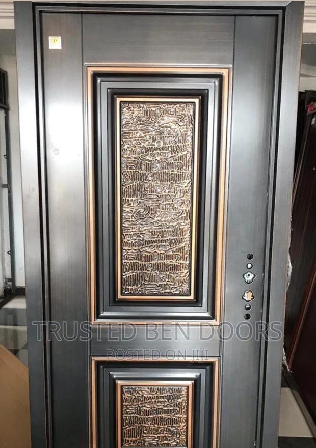 Anti-rust Paladin Doors For Harsh Weather [Single_one/Half] · Photo 1