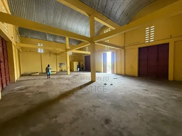 Roadside 280 SQM Capacity Warehouse Weija · Photo 1
