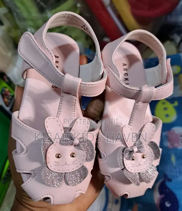 Let's Walk in This Comfy Sandal Size 23 · Photo 1