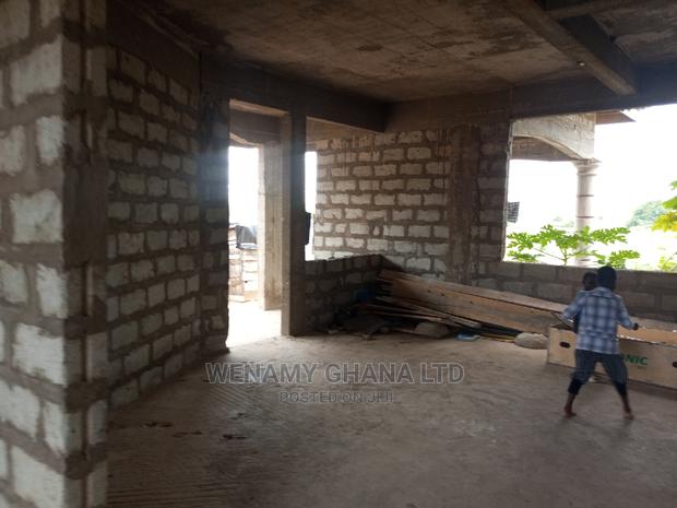 5bdrm Mansion in Emefs Estate, Tema Metropolitan for sale · Photo 8