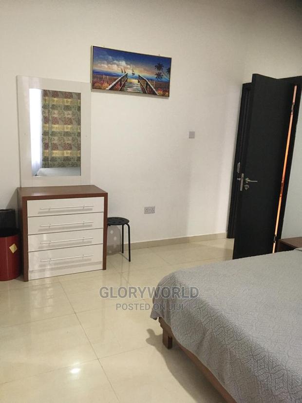 Exhilarating Furnished 2 Bed at Spintex · Photo 6