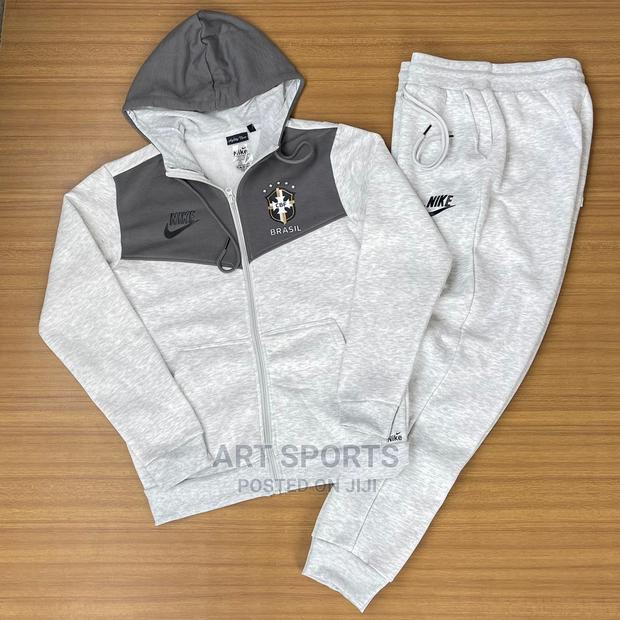 Nike Hoodie Set · Photo 2
