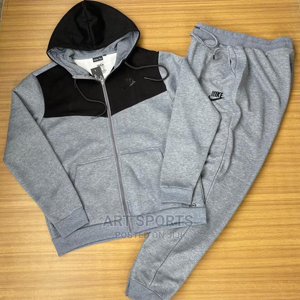 Nike Hoodie Set · Photo 1