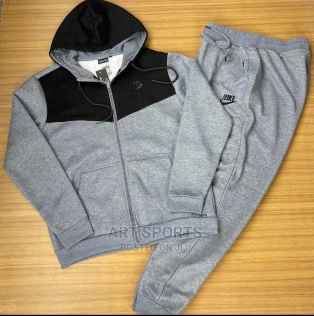 Nike Hoodie Set · Photo 2