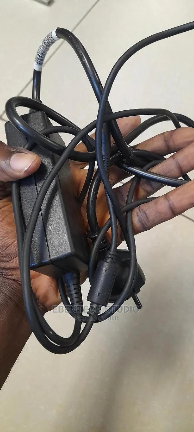 Dell 65W Small Pin Complete Charger 19.5v 3.34A Original · Photo 2