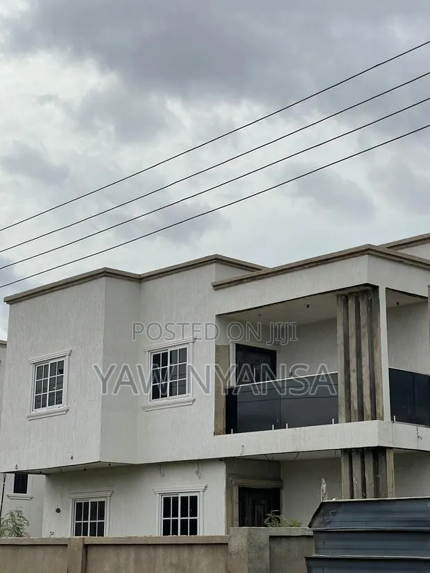 4bdrm Duplex in Bn Estate, Frafraha for sale · Photo 1