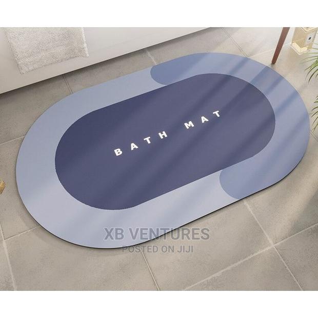2-in-1 Bathroom Floor Mat Diatomite Absorbent Mat · Photo 3