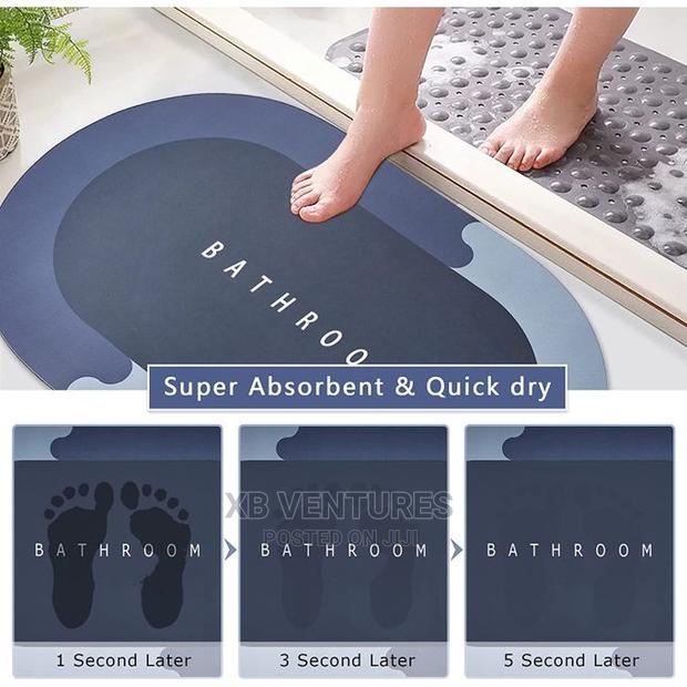 2-in-1 Bathroom Floor Mat Diatomite Absorbent Mat · Photo 4