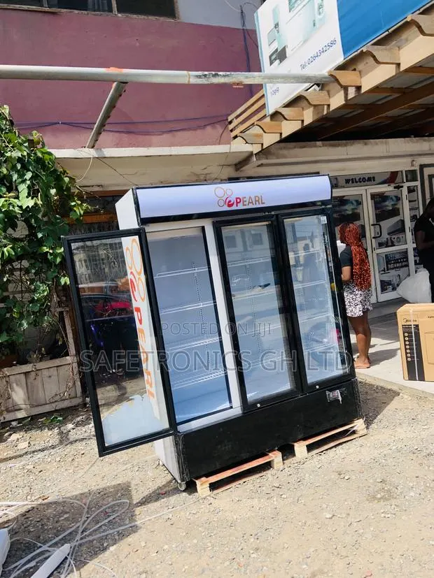 Shop Accurate 3 Doors Pearl Display PVC-150 Fridge · Photo 1