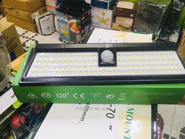 Nafex Solar Sensitive Wall Lamp(10) · Photo 4