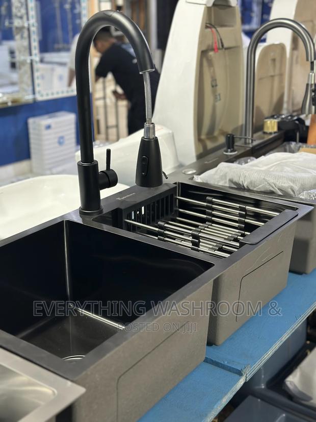 Black Cabinet Sink_black Sink and Accessories_pull Out Tap · Photo 1