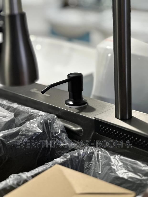 Black Cabinet Sink_black Sink and Accessories_pull Out Tap · Photo 4