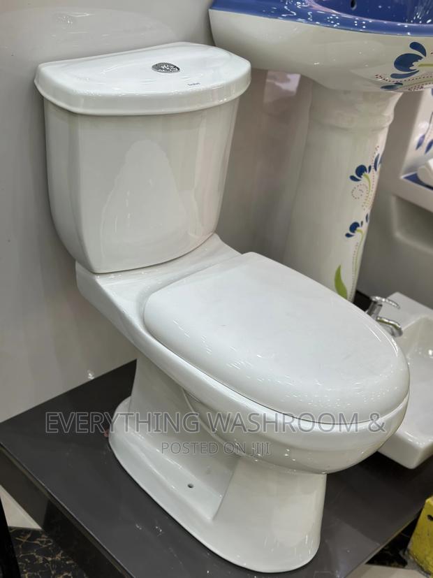 Twyford Wc-Big Cistern Wc-Water Closet-Twyford-Big Tank Wc · Photo 1