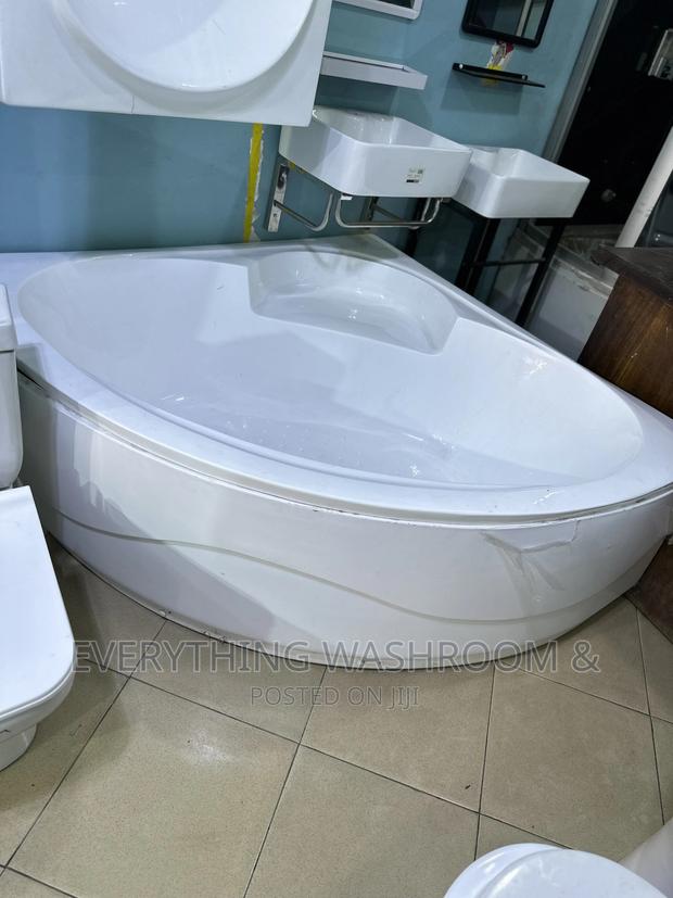 Bathtub-Corner Bathtub With Panel_corner Bath_panel Bath · Photo 1